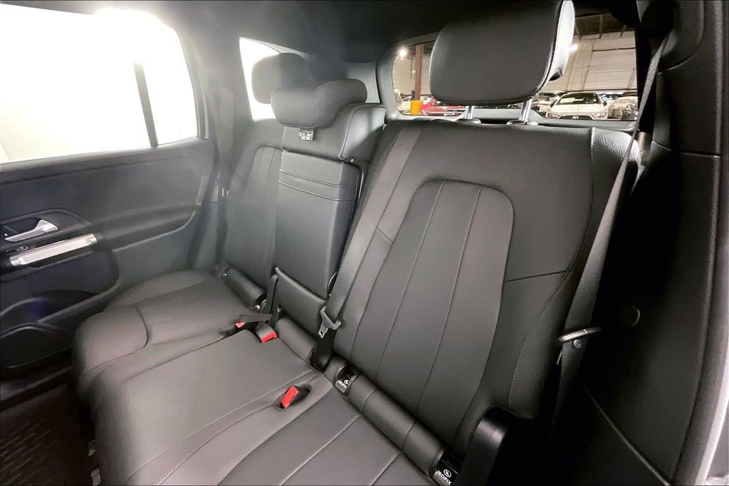 Certified 2023 Mercedes-Benz GLB 250 4MATIC image 18
