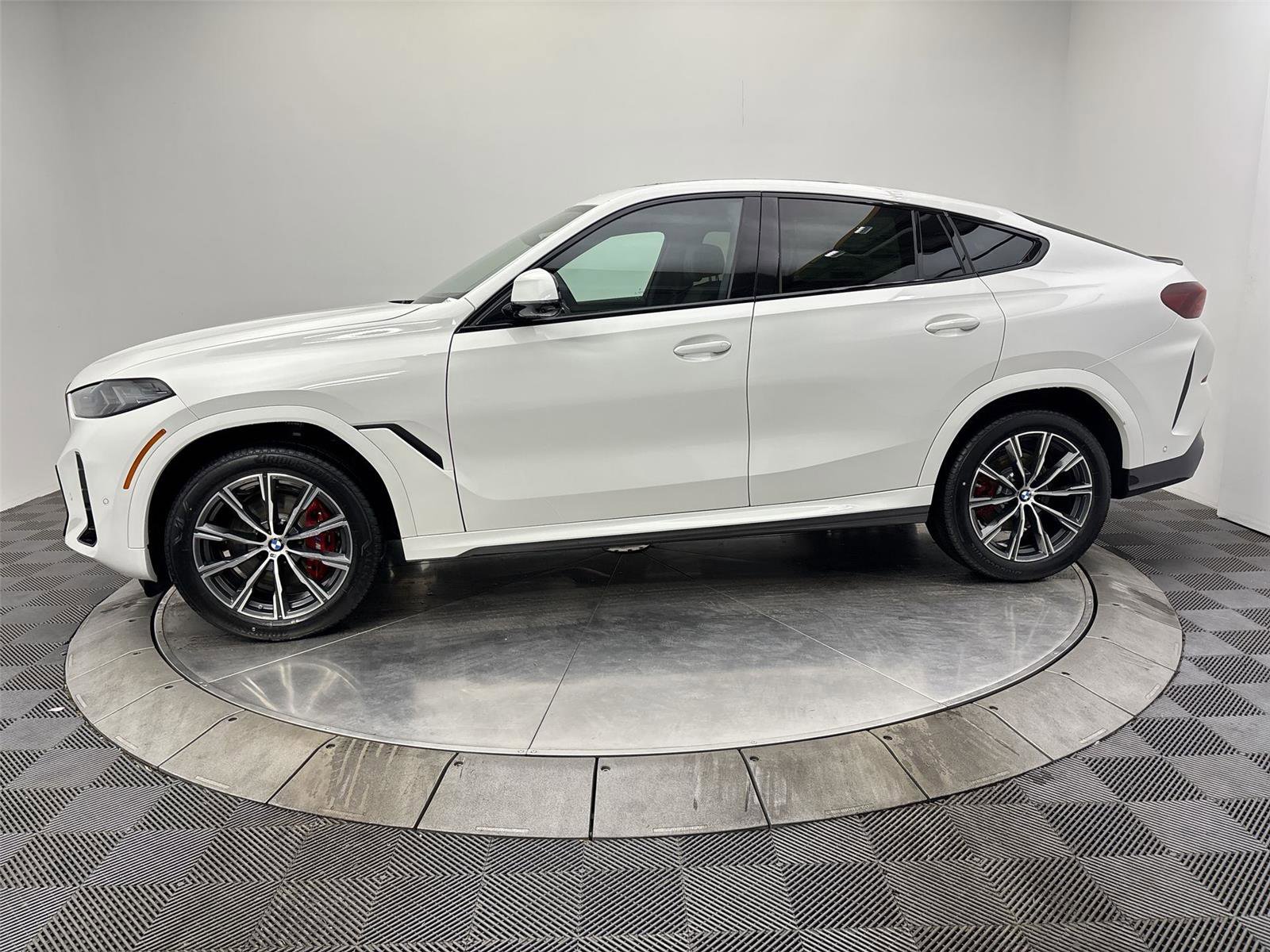 New 2026 BMW X6 xDrive40i AWD/4WD image 16