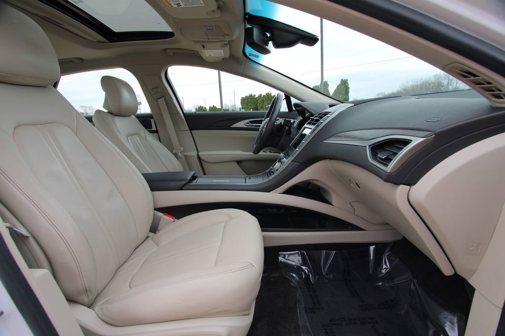 Used 2017 Lincoln MKZ Select w/ Technology Package image 8