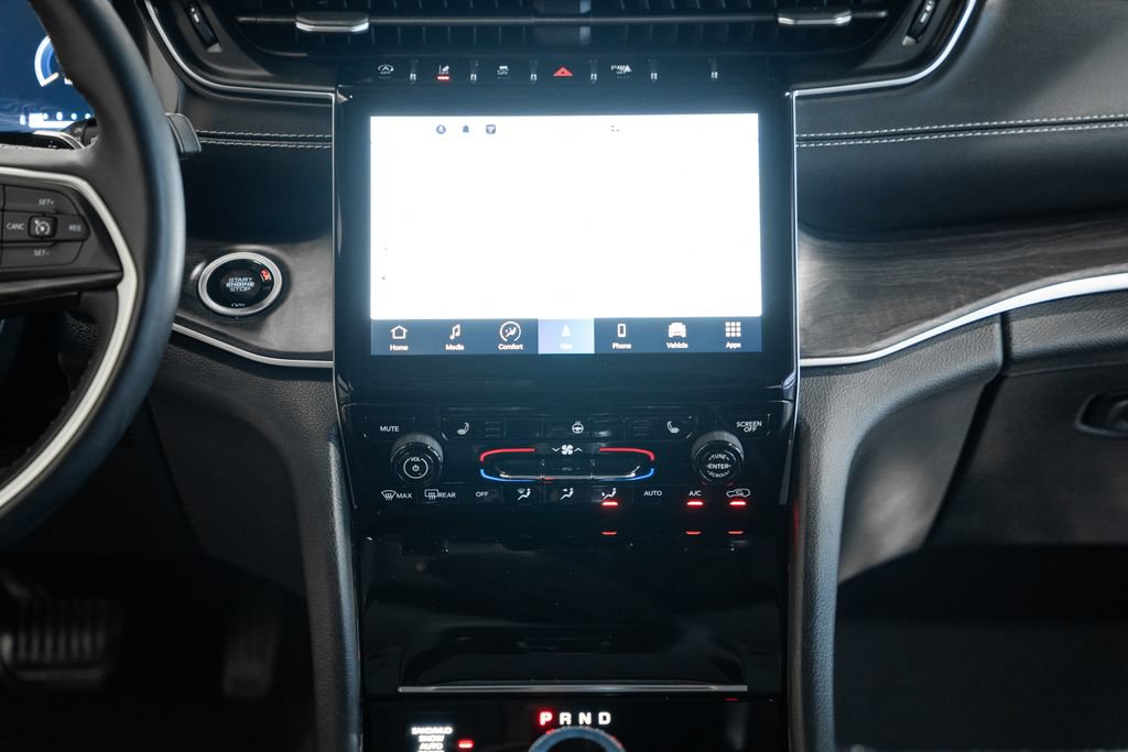 Certified 2023 Jeep Grand Cherokee Limited w/ Black Appearance Package AWD/4WD image 22