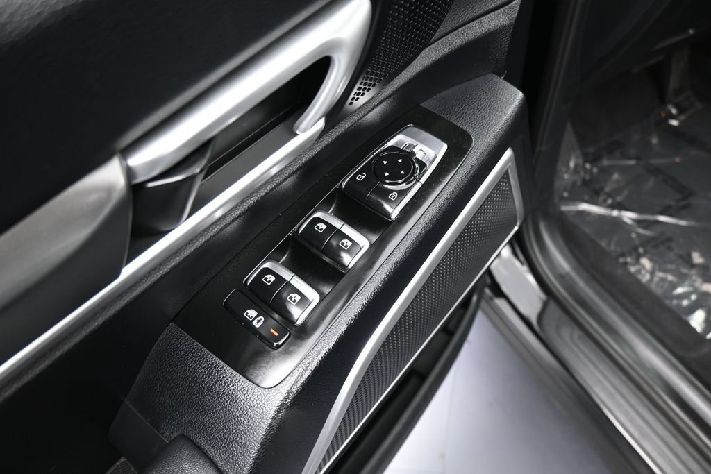 Used 2022 Kia Telluride LX FWD image 13