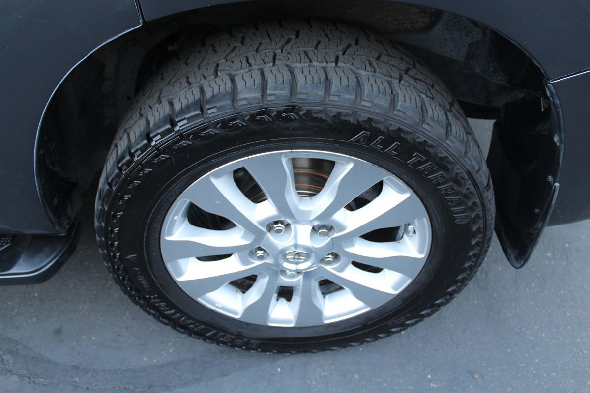 Used 2014 Toyota Sequoia Platinum AWD/4WD image 14