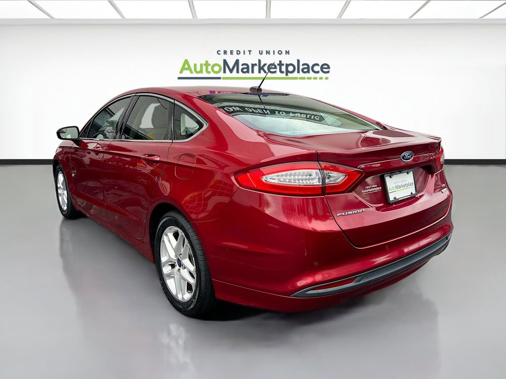 Used 2015 Ford Fusion SE w/ Equipment Group 202A image 4