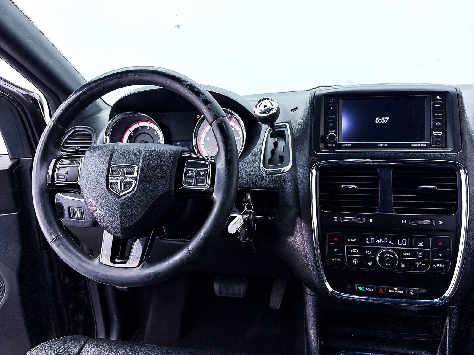 Used 2017 Dodge Grand Caravan SXT w/ Driver Convenience Group image 2