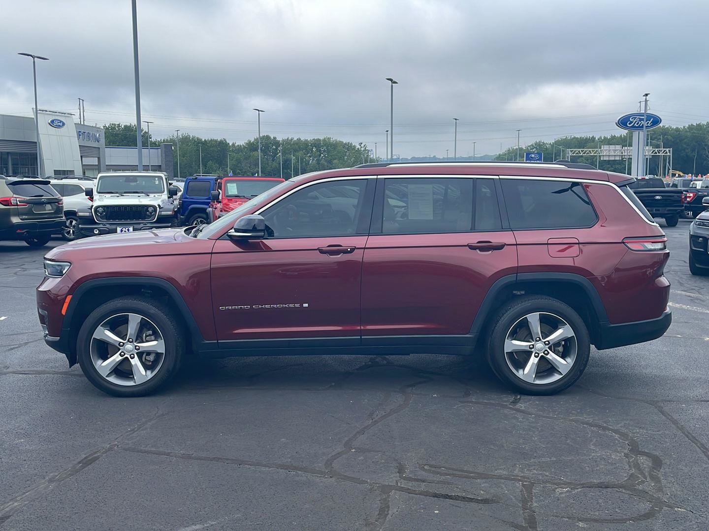 Used 2021 Jeep Grand Cherokee L Limited AWD/4WD image 2