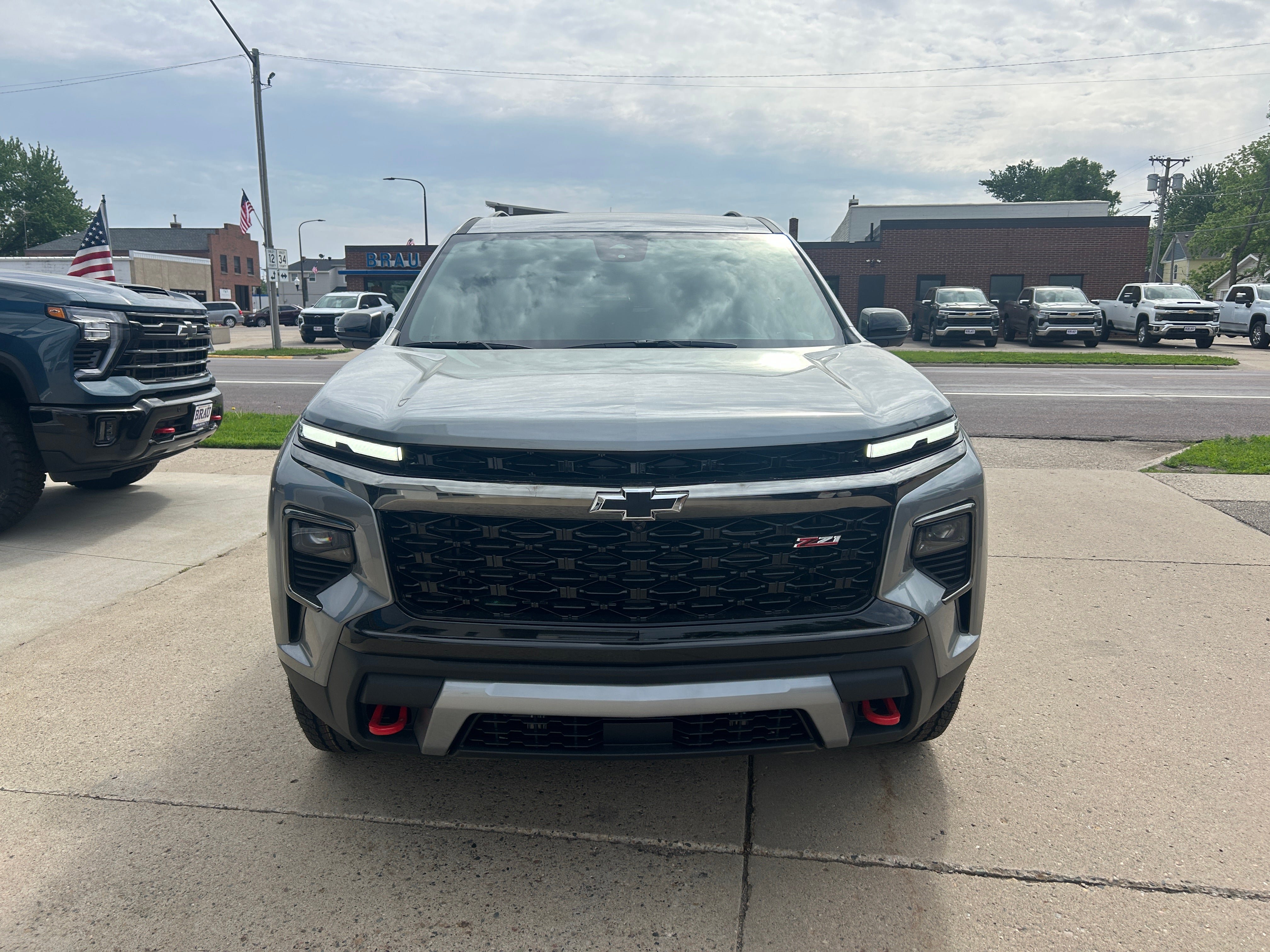 New 2026 Chevrolet Traverse Z71 w/ Driver Confidence Package AWD/4WD image 3
