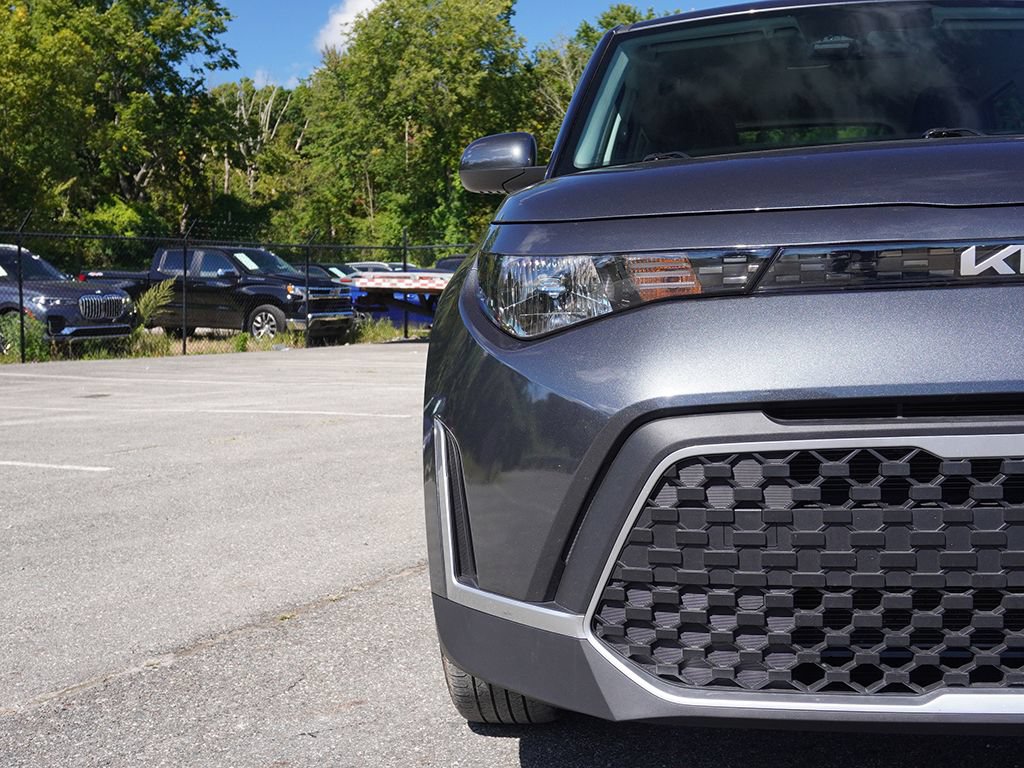 Used 2025 Kia Soul LX w/ LX Technology Package FWD image 12