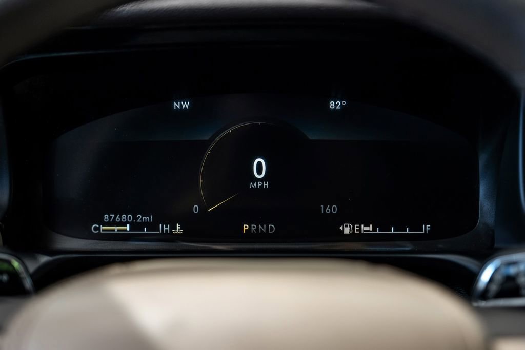 Used 2023 Lincoln Aviator AWD w/ Premium Package image 16