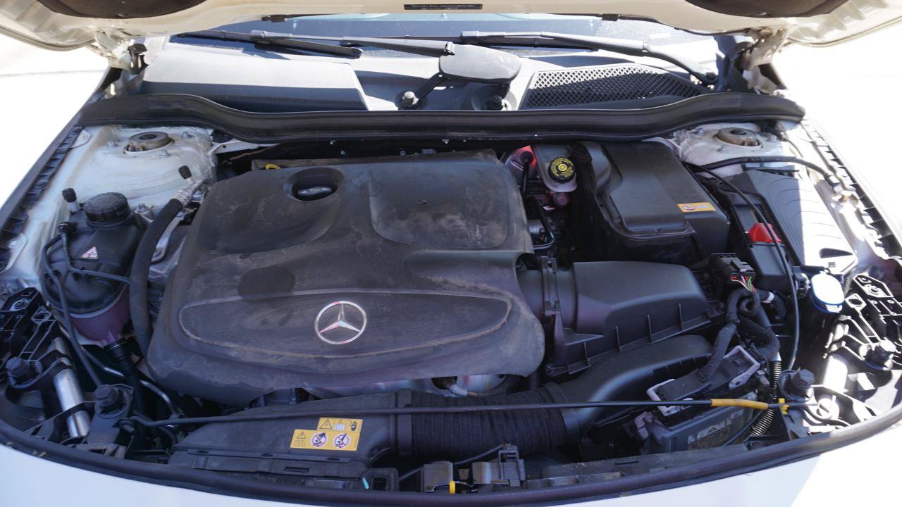 Used 2015 Mercedes-Benz CLA 250 image 28
