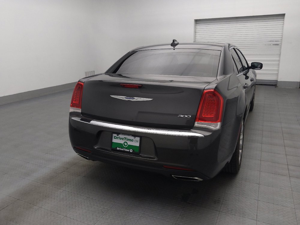 Used 2019 Chrysler 300 Touring w/ Quick Order Package 2EF RWD image 7