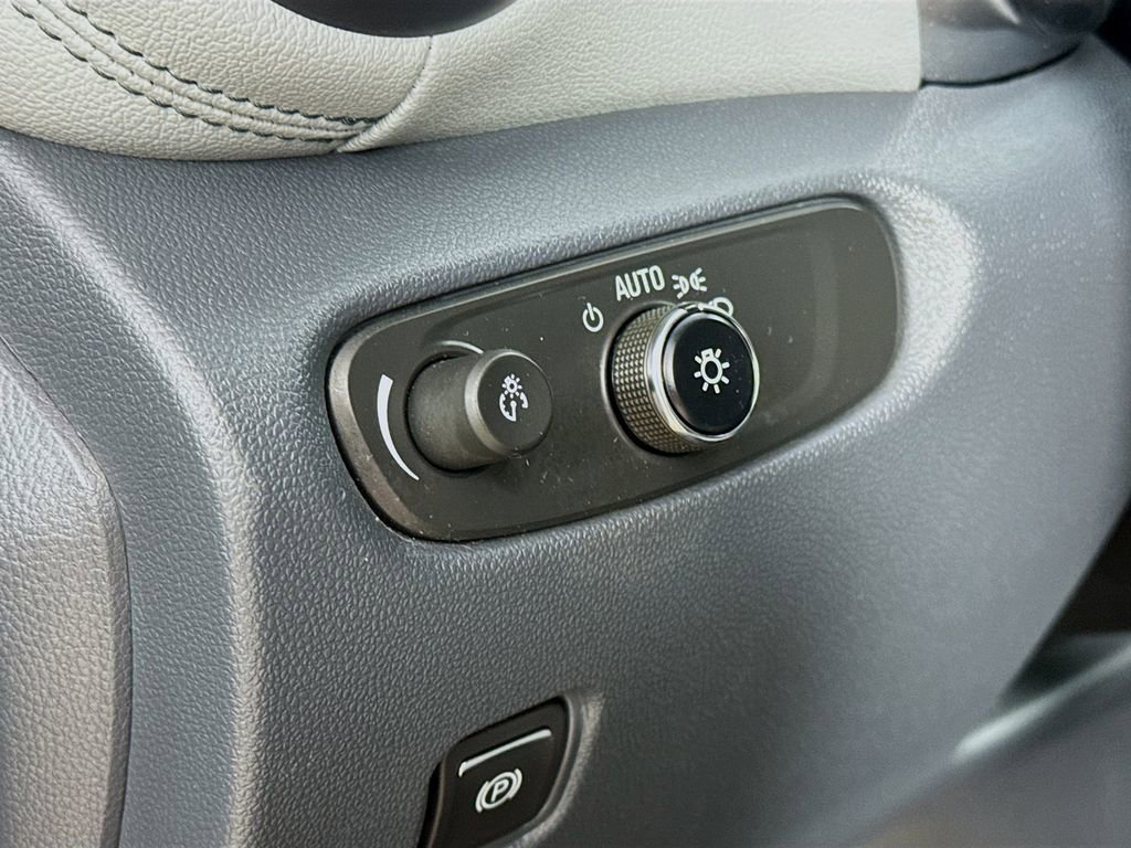 Used 2020 Chevrolet Blazer LT image 12