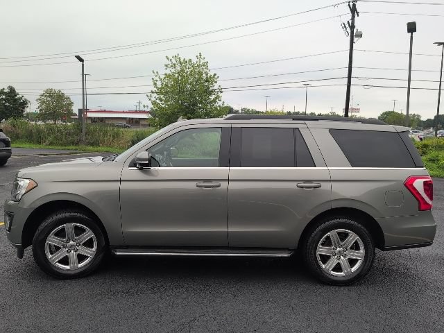 Used 2019 Ford Expedition XLT w/ Equipment Group 202A AWD/4WD image 2