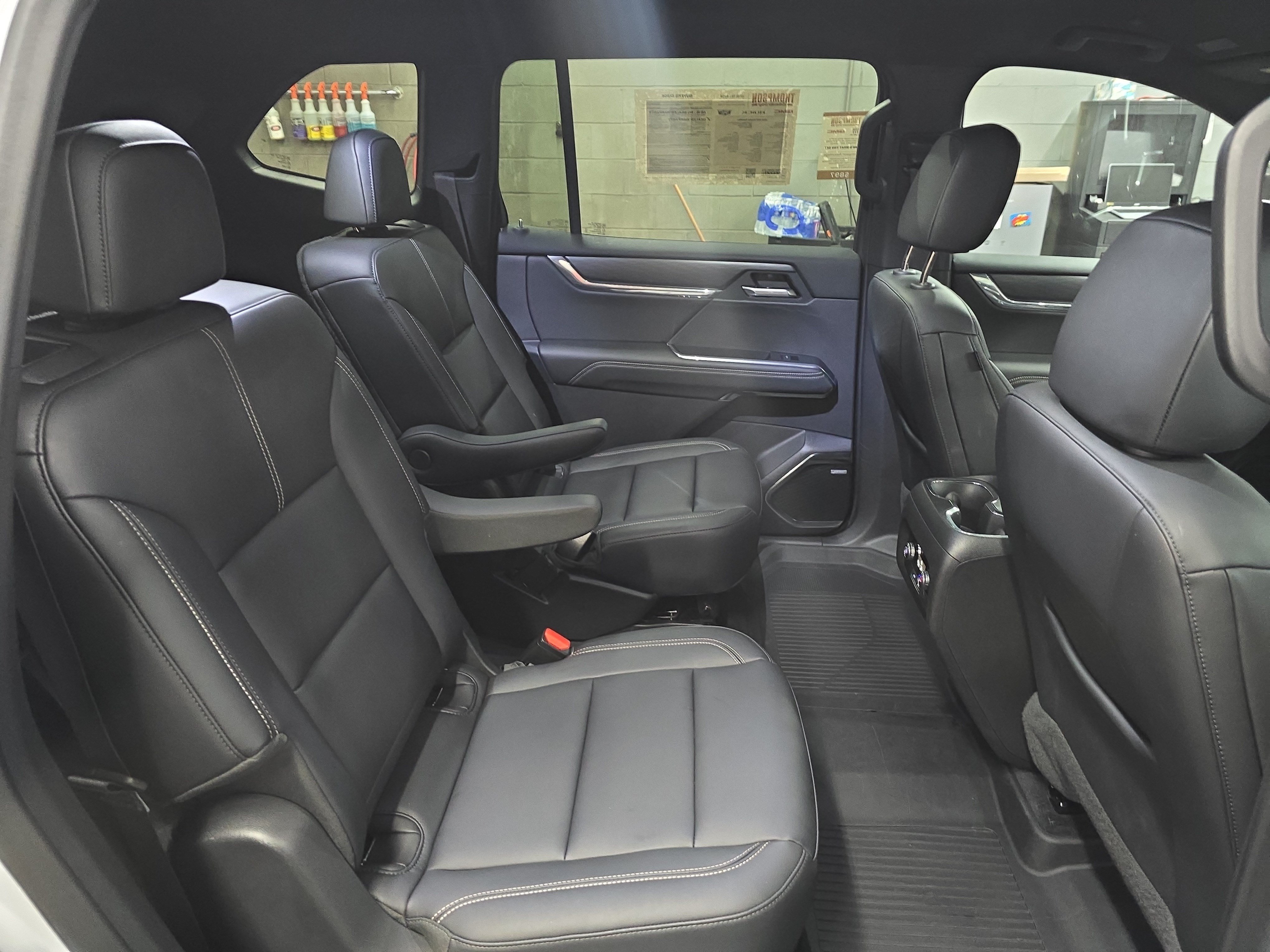 Used 2024 GMC Acadia Elevation FWD image 11