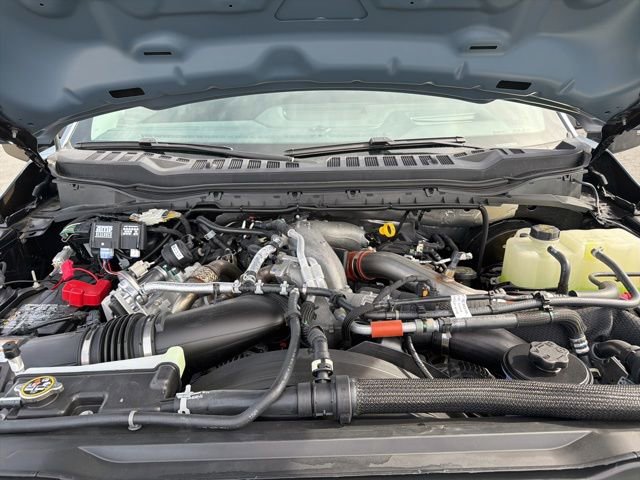 New 2026 Ford F250 Lariat w/ Black Appearance Package image 91