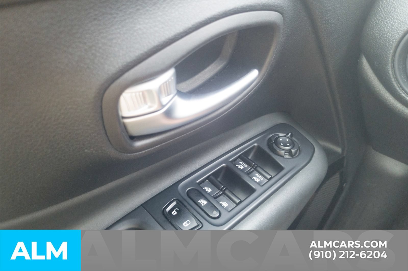 Used 2022 Jeep Renegade Altitude w/ Sun/Sound Group AWD/4WD image 29