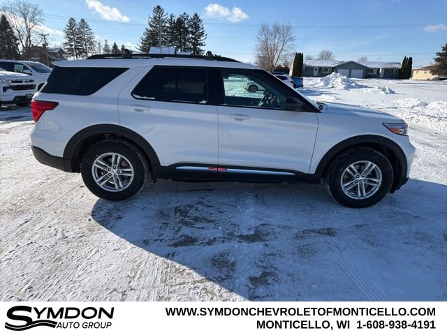 Used 2022 Ford Explorer XLT w/ Equipment Group 202A image 3