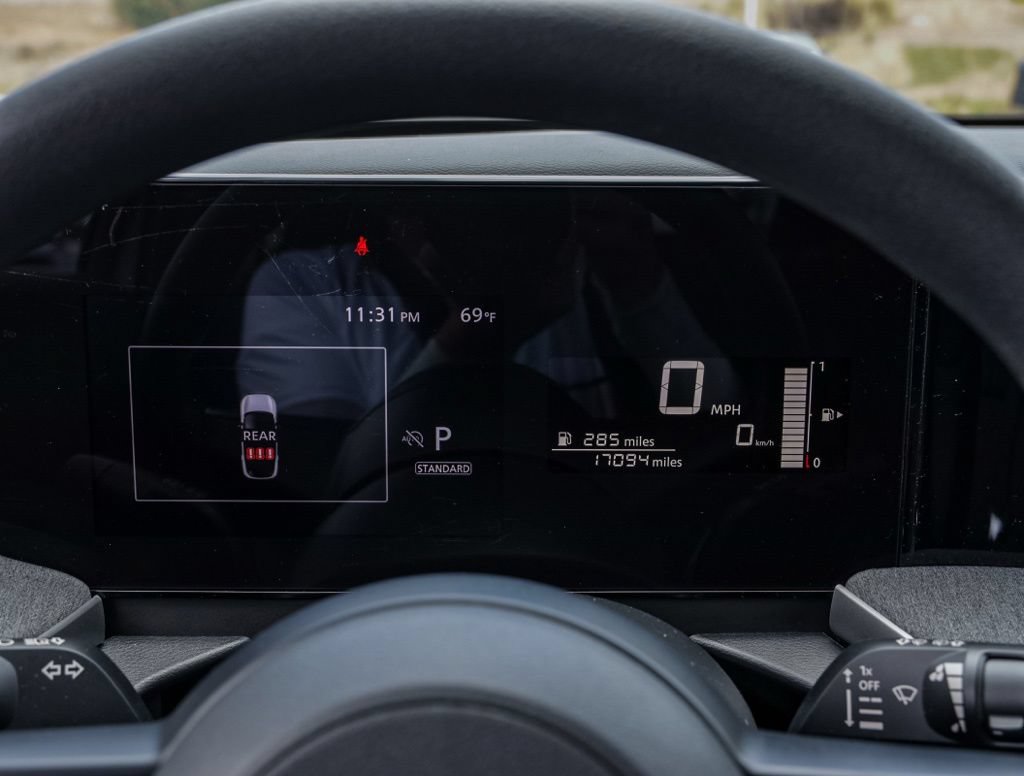 Used 2025 Nissan Kicks SV FWD image 25