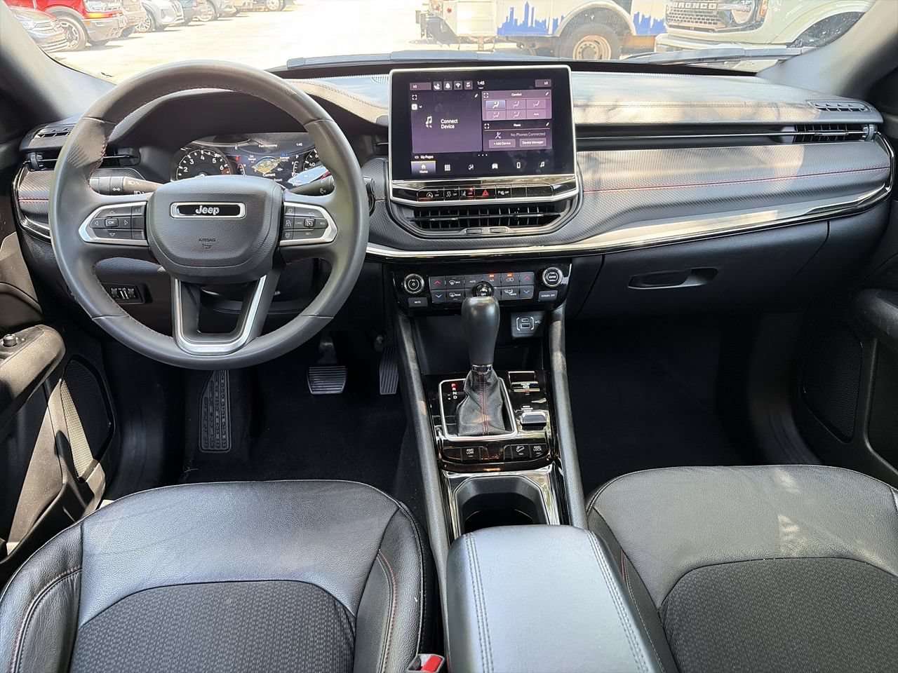 Used 2024 Jeep Compass Trailhawk AWD/4WD image 2