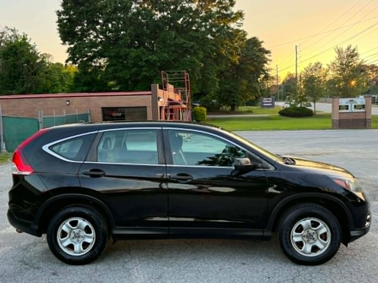 Used 2014 Honda CR-V LX image 16