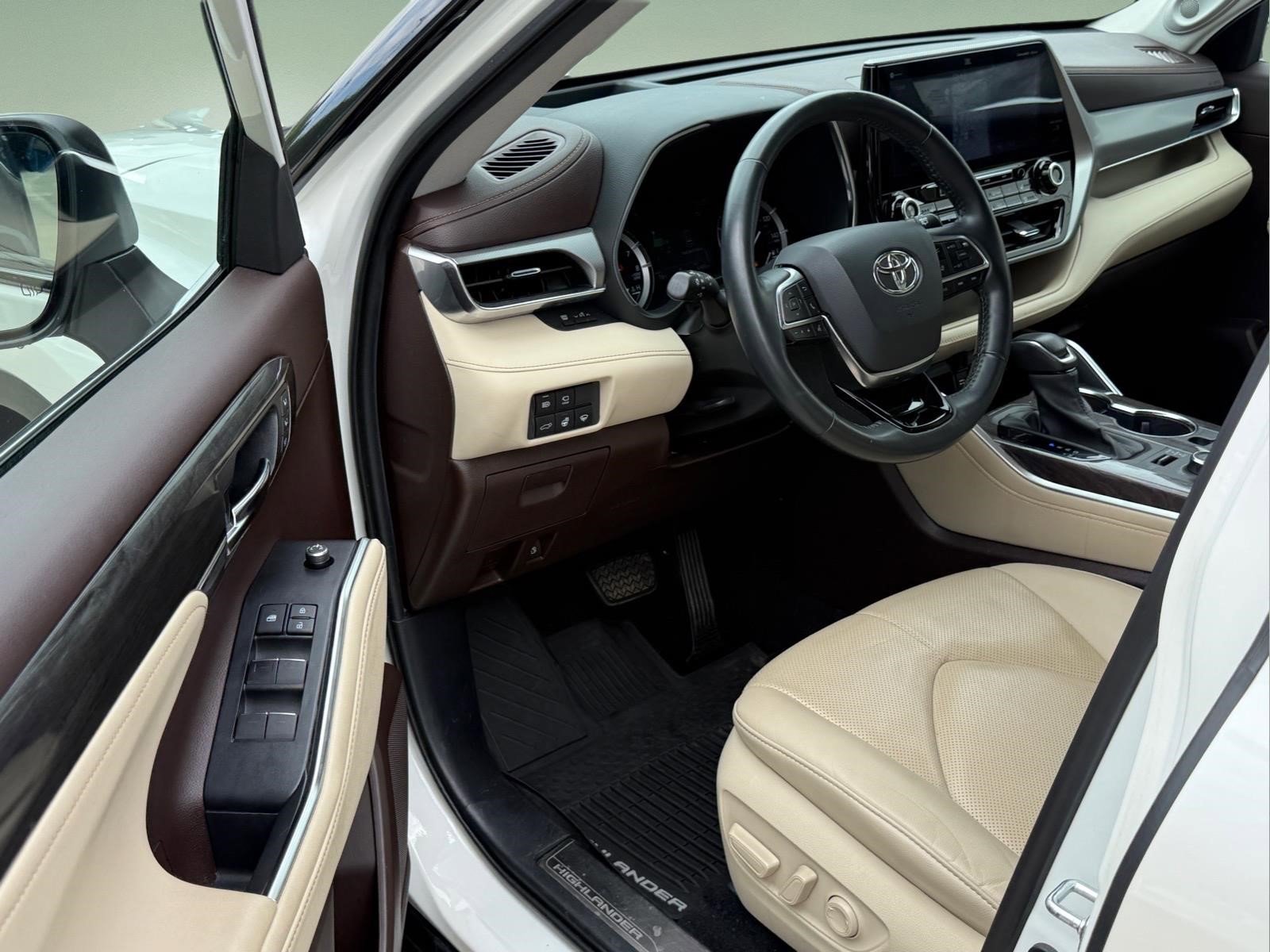 Used 2021 Toyota Highlander Platinum AWD/4WD image 10