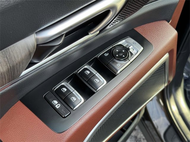 Used 2024 Kia Telluride EX w/ EX Captain's Chair Package image 7