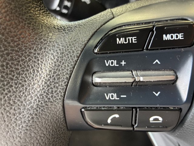 Used 2019 Hyundai Elantra SE w/ Cargo Package FWD image 18