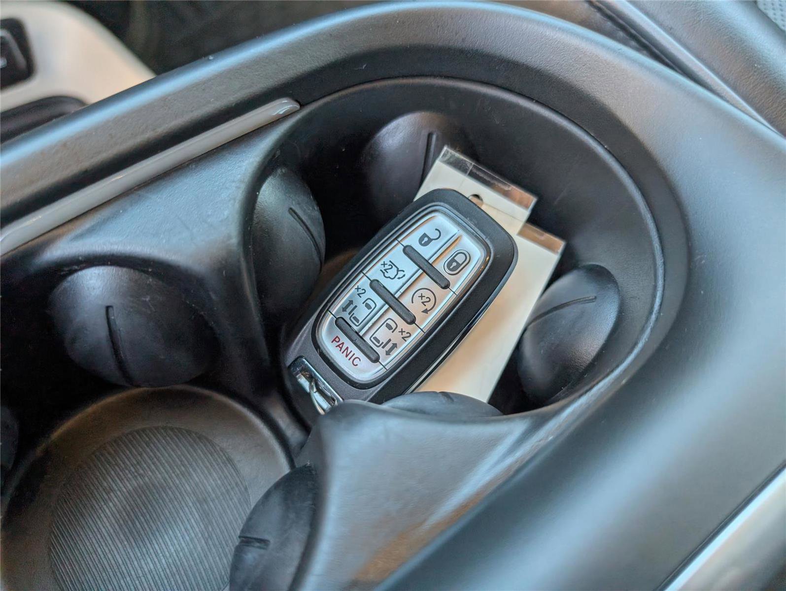 Used 2018 Chrysler Pacifica Limited image 20