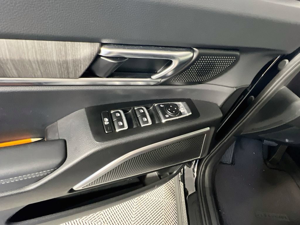 Certified 2024 Kia Telluride EX w/ EX Captain's Chair Package FWD image 4