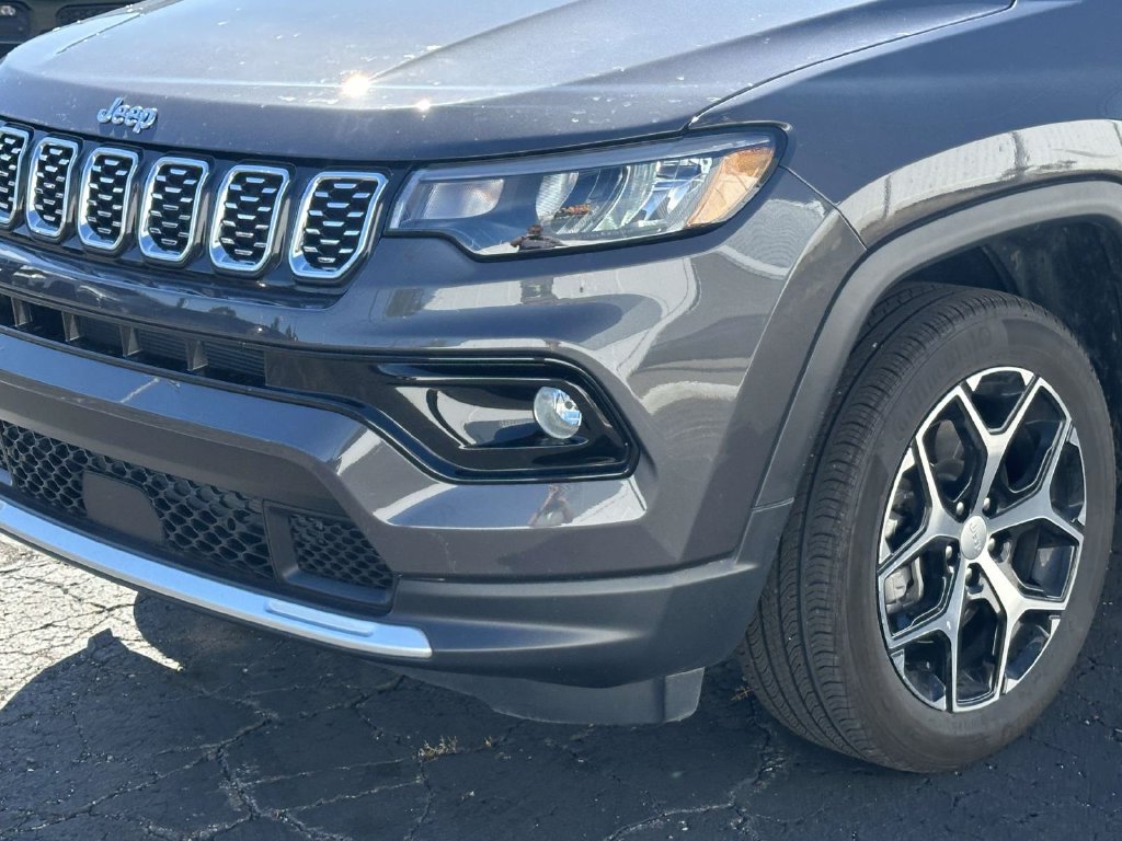 Used 2024 Jeep Compass Limited AWD/4WD image 8