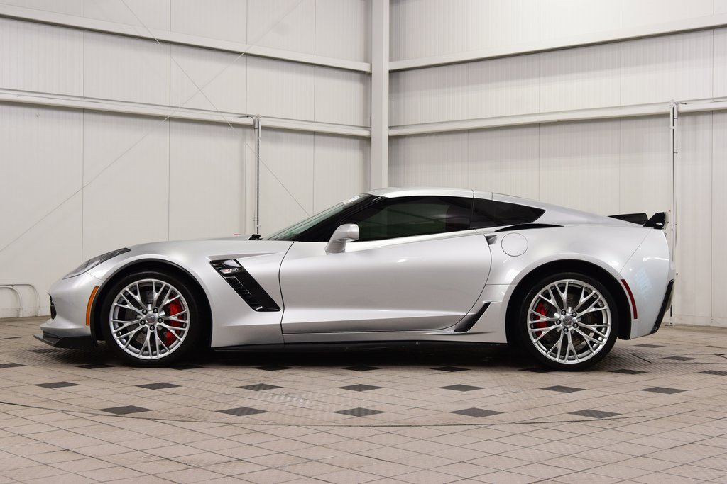 Used 2015 Chevrolet Corvette Z06 w/ 3LZ Preferred Equipment Group image 7