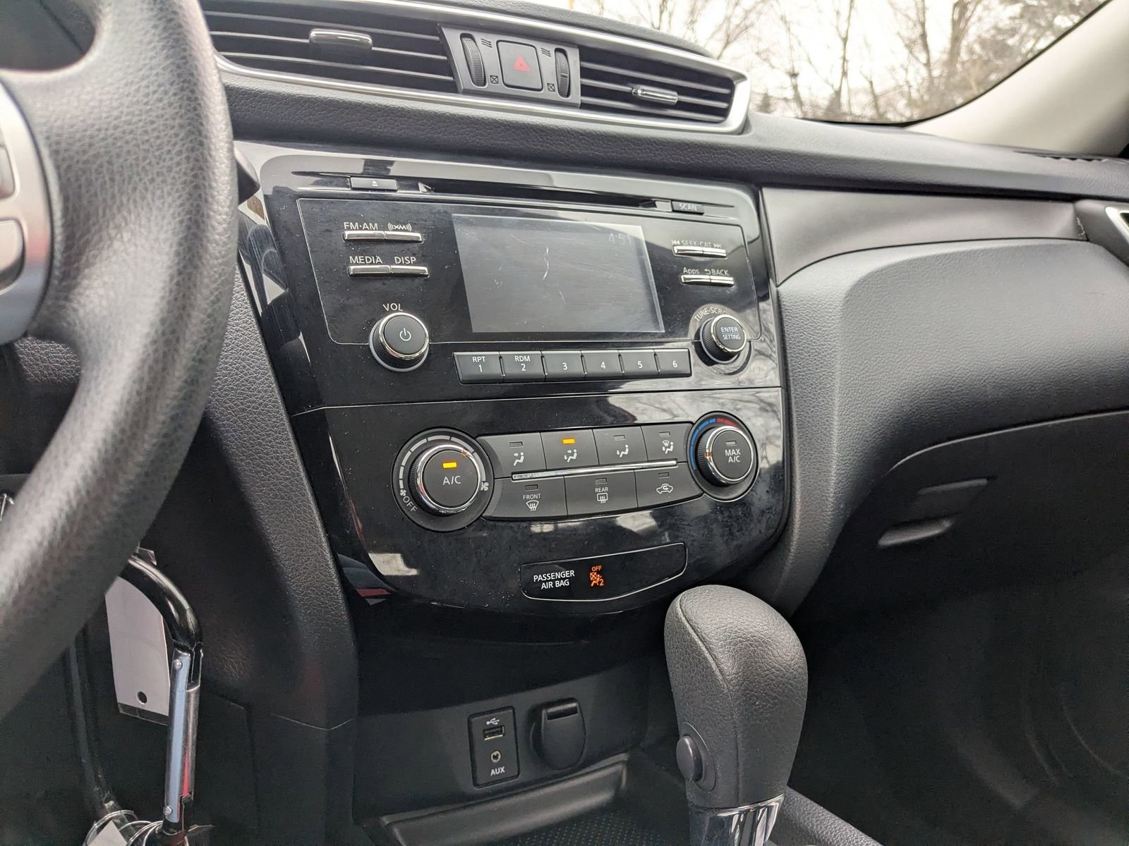 Used 2015 Nissan Rogue S image 20