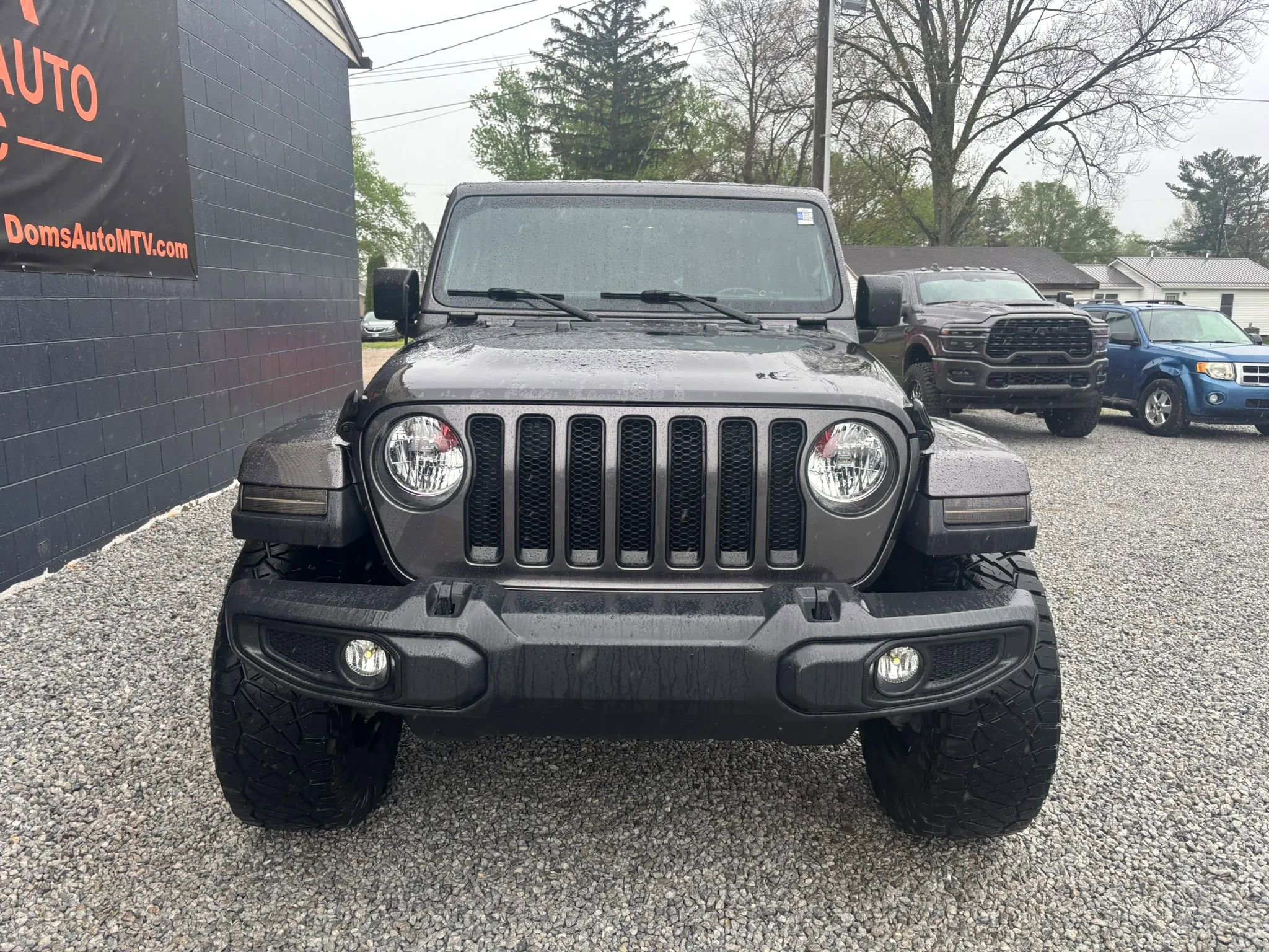 Used 2019 Jeep Wrangler Unlimited Sahara AWD/4WD image 10