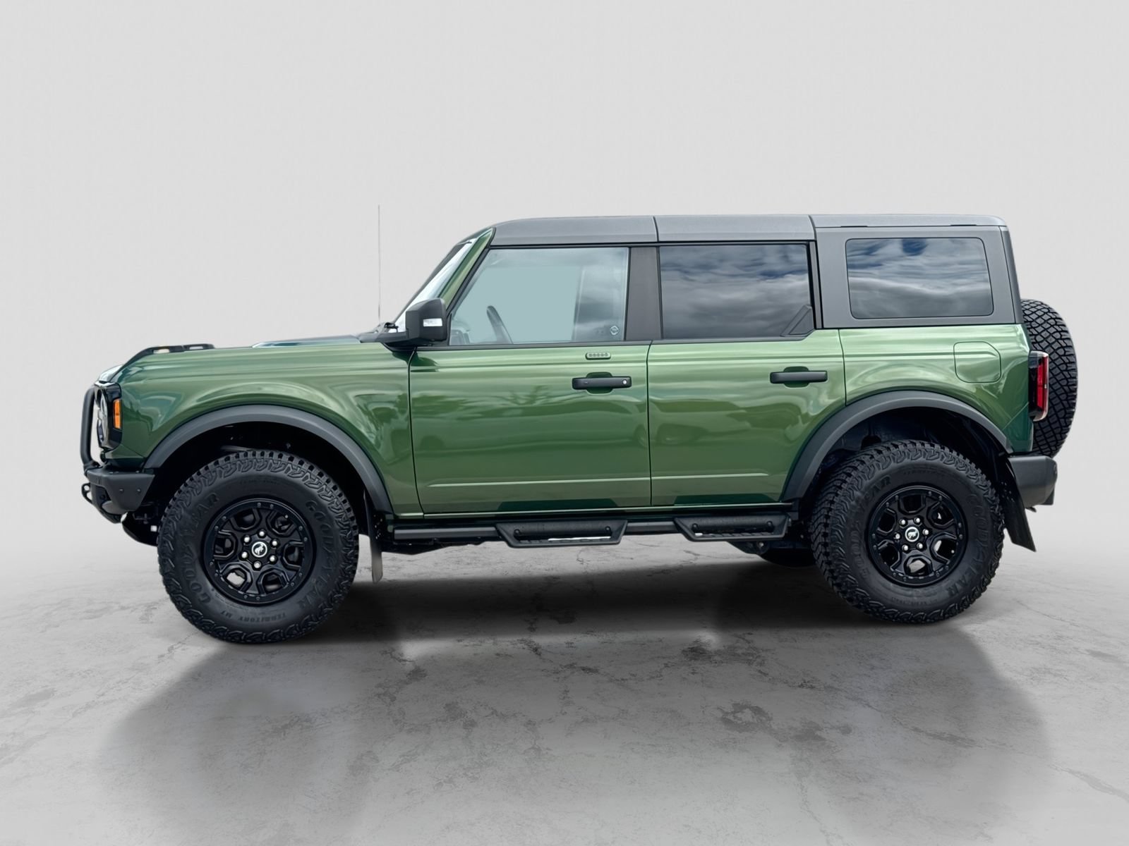 Certified 2023 Ford Bronco Wildtrak AWD/4WD image 3