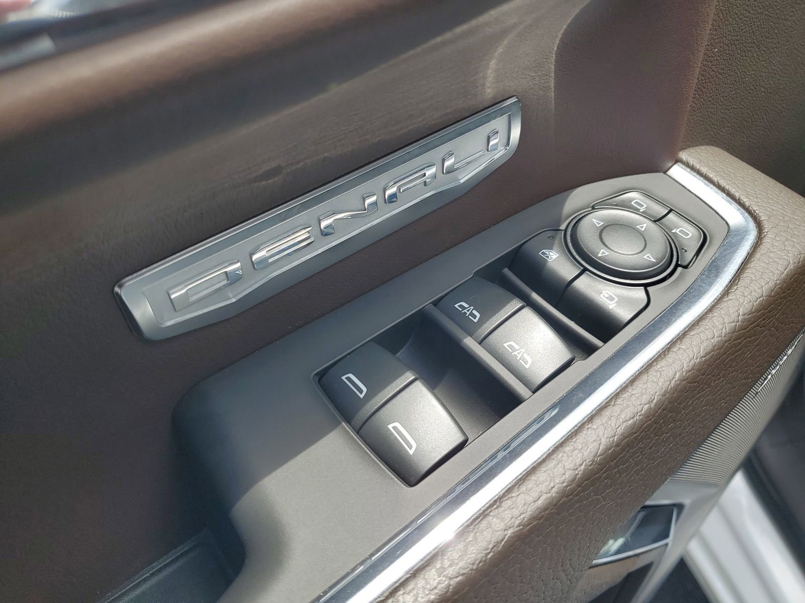 Used 2024 GMC Sierra 1500 Denali w/ Denali Reserve Package AWD/4WD image 15