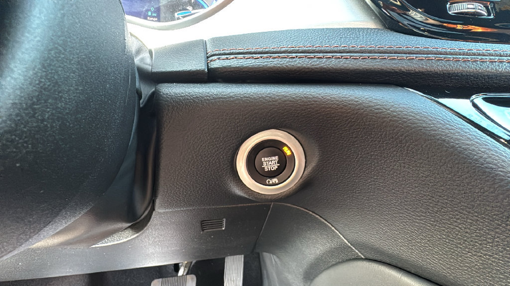 Used 2024 Chrysler Pacifica Pinnacle FWD image 15