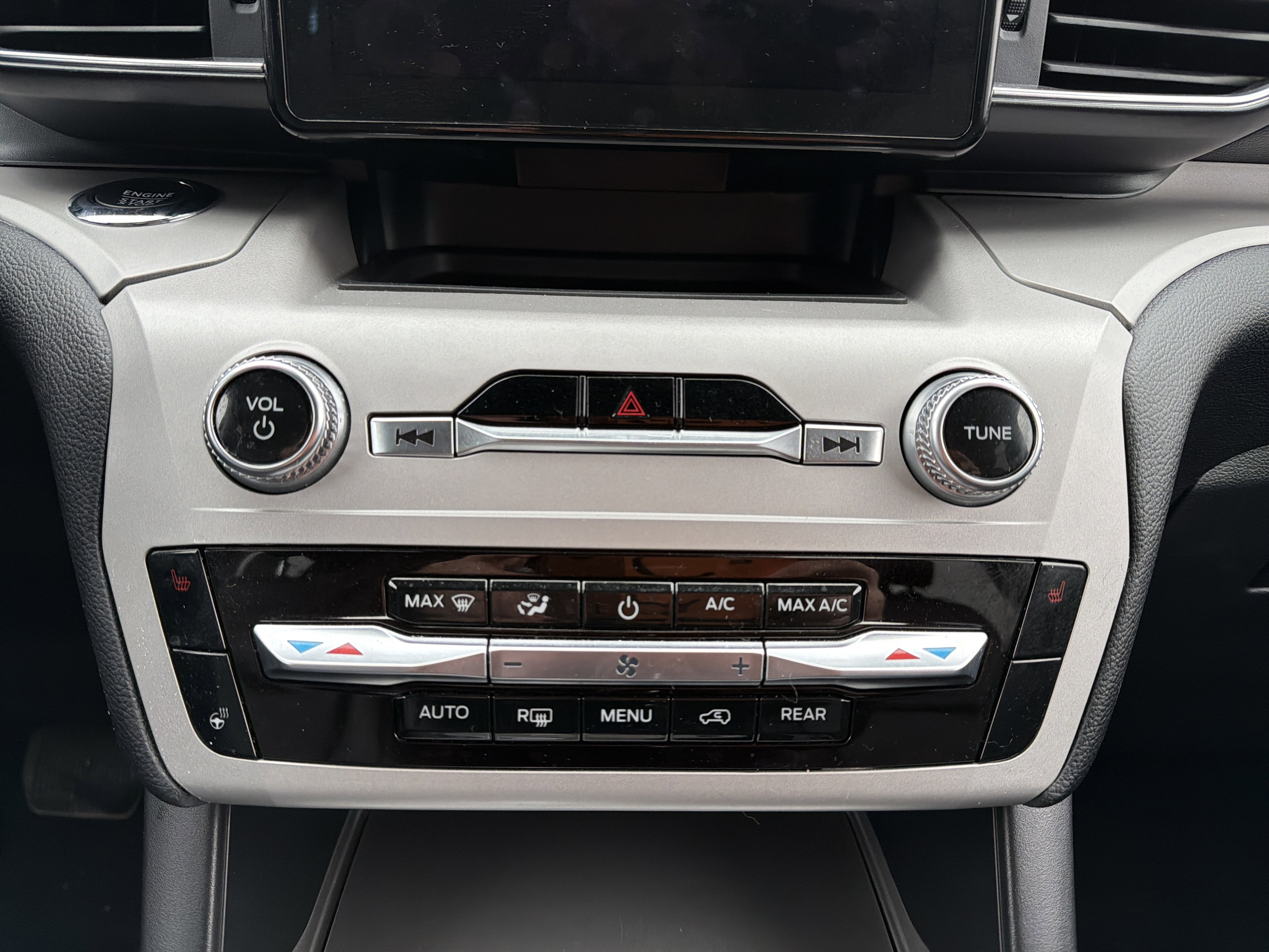 Used 2023 Ford Explorer XLT w/ Equipment Group 202A image 20