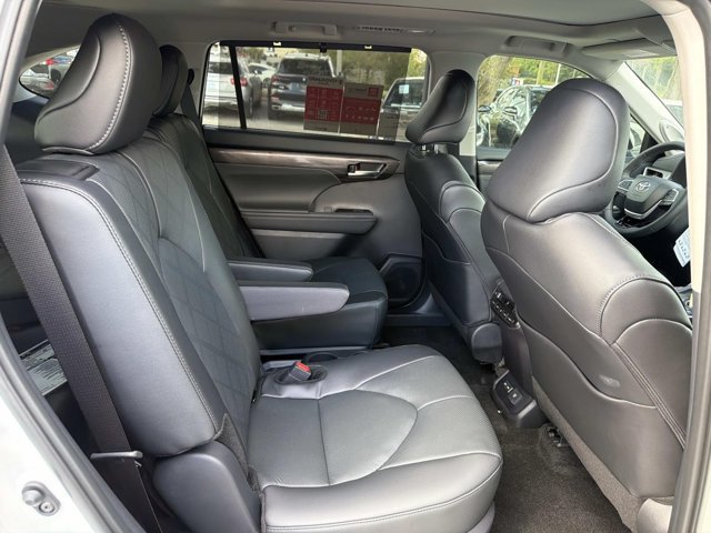New 2026 Toyota Highlander Platinum AWD/4WD image 20