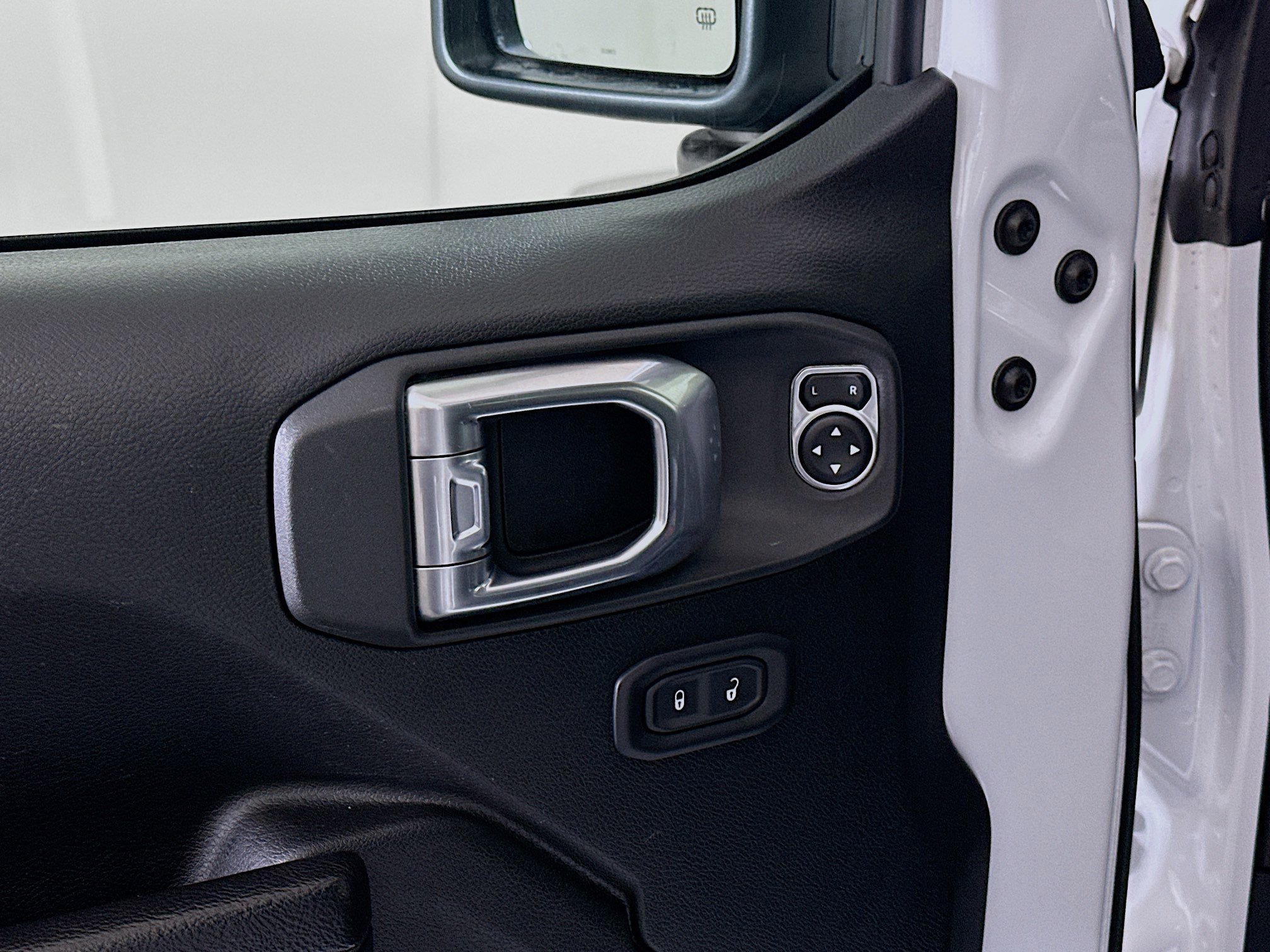 Used 2023 Jeep Wrangler Unlimited w/ Cold Weather Group image 15