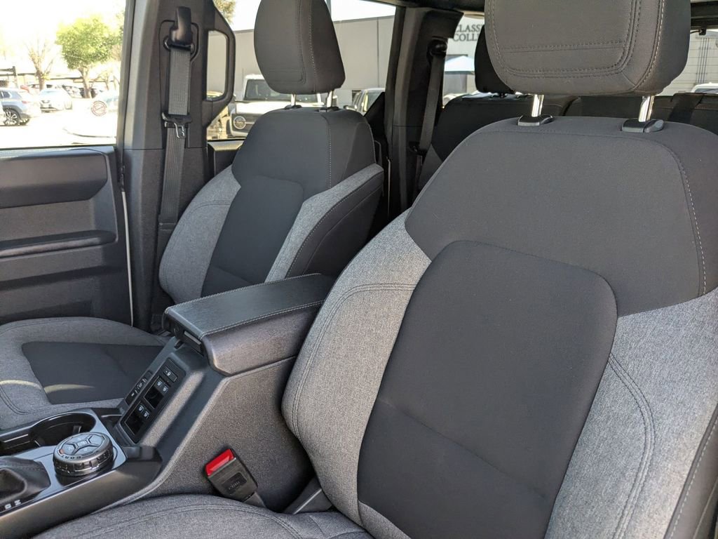 Used 2025 Ford Bronco Big Bend image 14