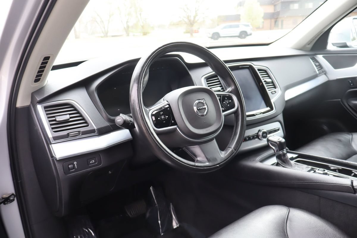 Used 2018 Volvo XC90 T6 Momentum w/ Convenience Package AWD/4WD image 15