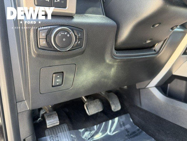 Used 2017 Ford F150 Platinum w/ Equipment Group 701A Luxury AWD/4WD image 14