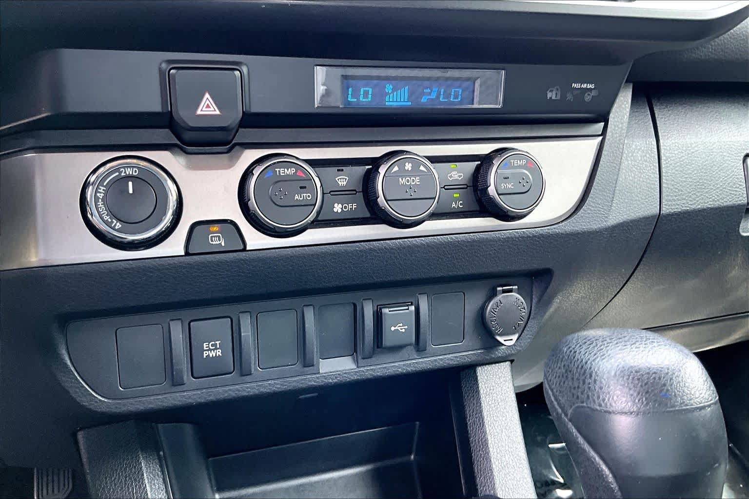Used 2022 Toyota Tacoma SR AWD/4WD image 32