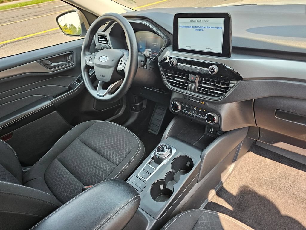 Used 2025 Ford Escape Active AWD/4WD image 11