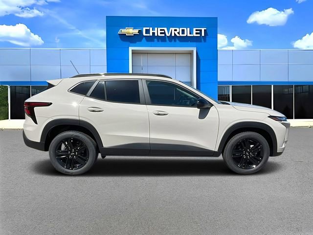 New 2026 Chevrolet Trax ACTIV FWD image 2