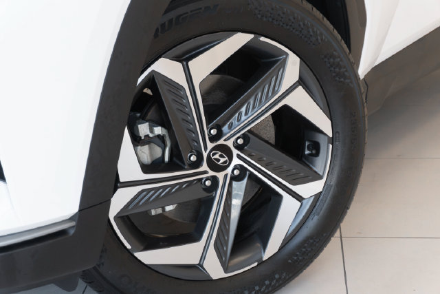 Used 2024 Hyundai Tucson SEL w/ Convenience Package FWD image 2