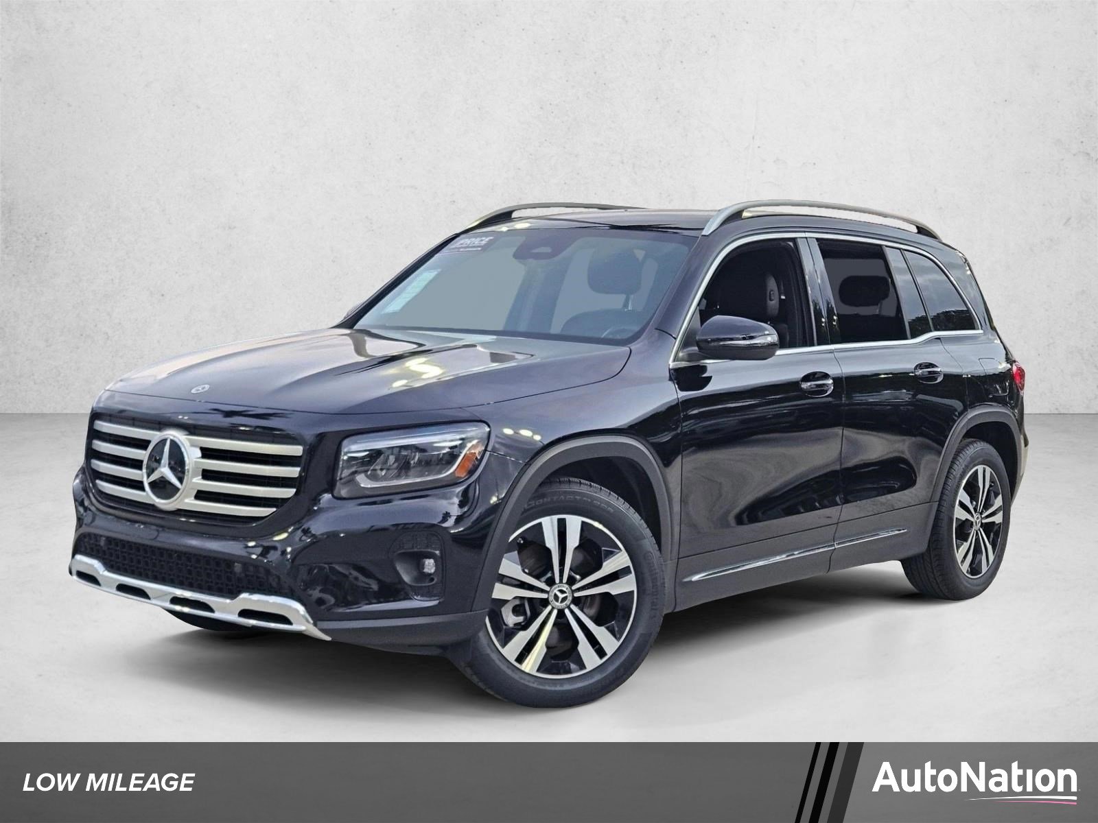Used 2025 Mercedes-Benz GLB 250 image 1