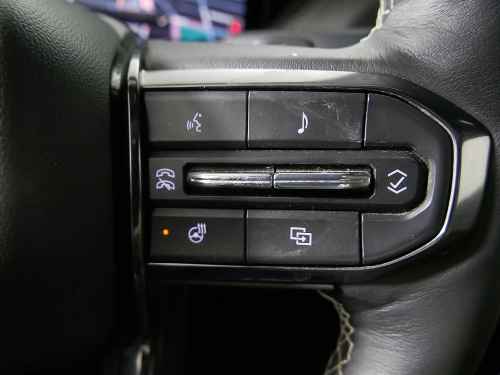 Used 2025 GMC Yukon Denali Ultimate AWD/4WD image 26