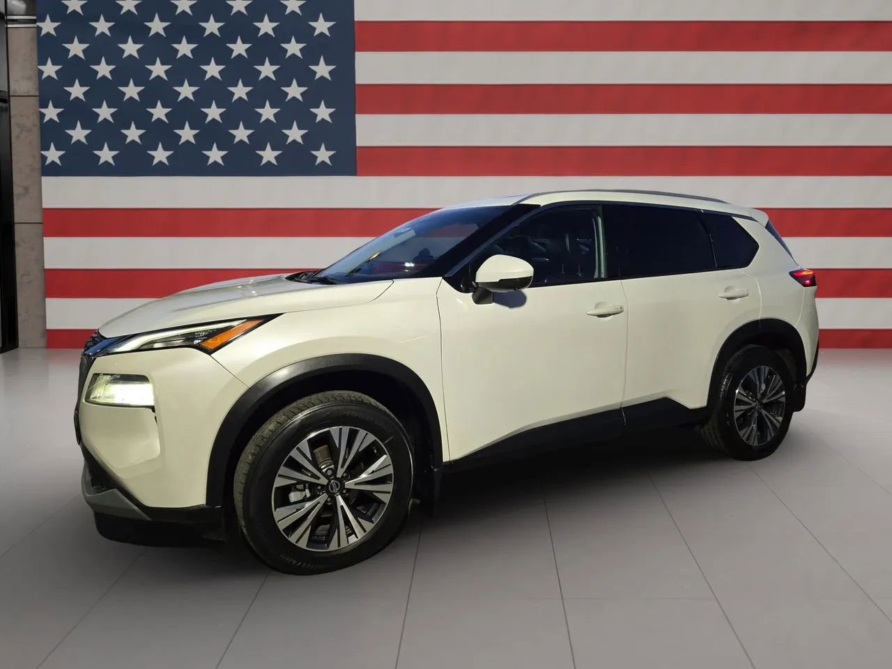 Used 2021 Nissan Rogue SV w/ Premium Package image 1