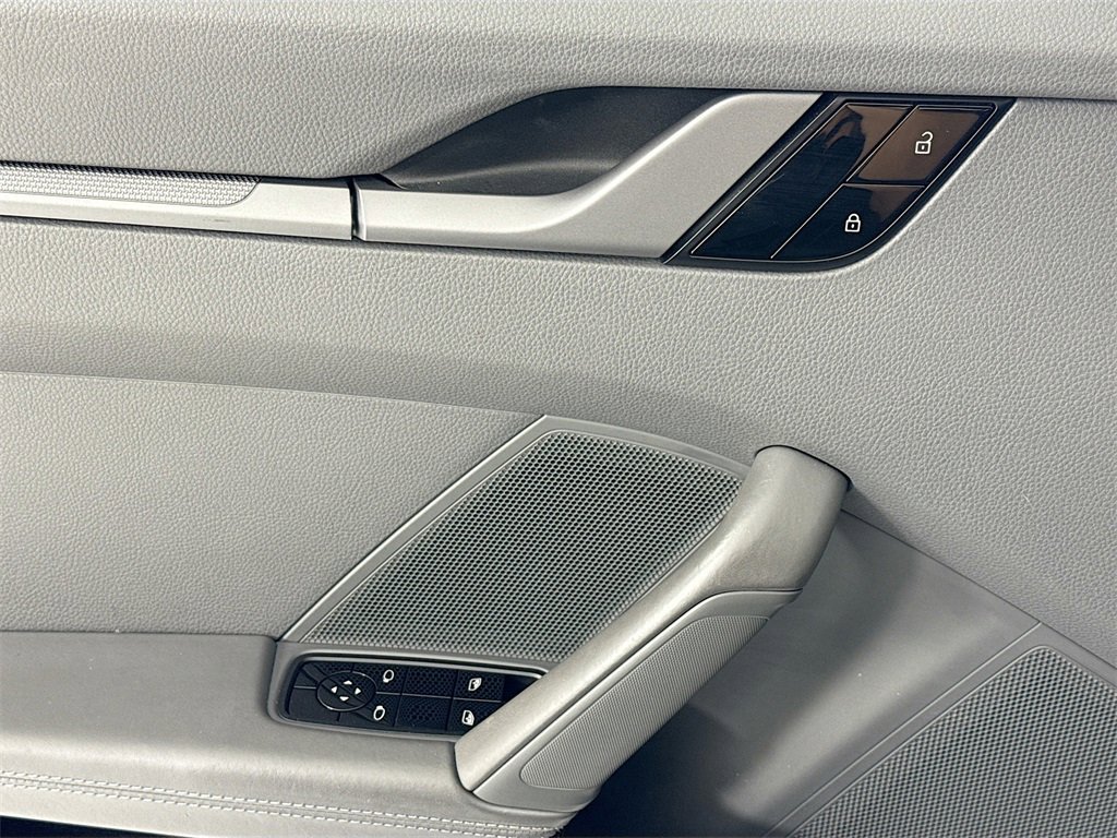 Used 2020 Porsche 911 Carrera S image 11