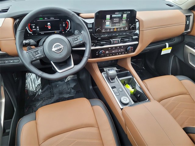 New 2025 Nissan Pathfinder Platinum image 5